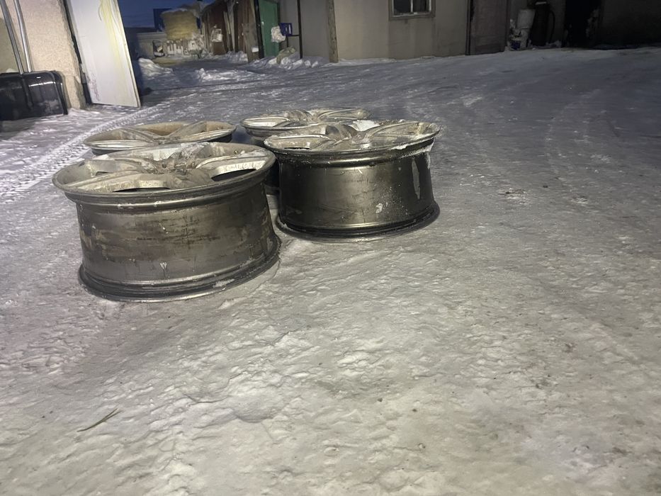 Продам оригинальные диски r18 мерседес