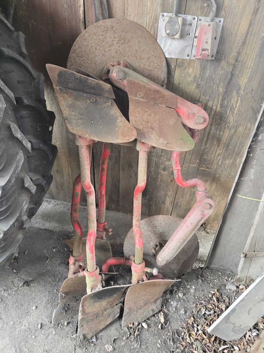 Plug reversibil cu 4 trupițe Volldrehpflug