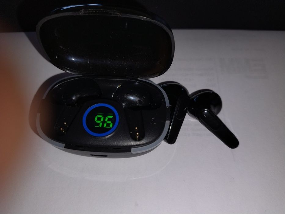 căști wireless, bluetooth Sony TWS , negre sunet bun conectare prin bluetooth cu toate dispozitivele, baterie ok încărcare micro usb,indicator baterie