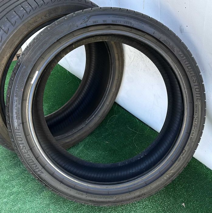2бр 235/40r20 BRIDGESTONE летни