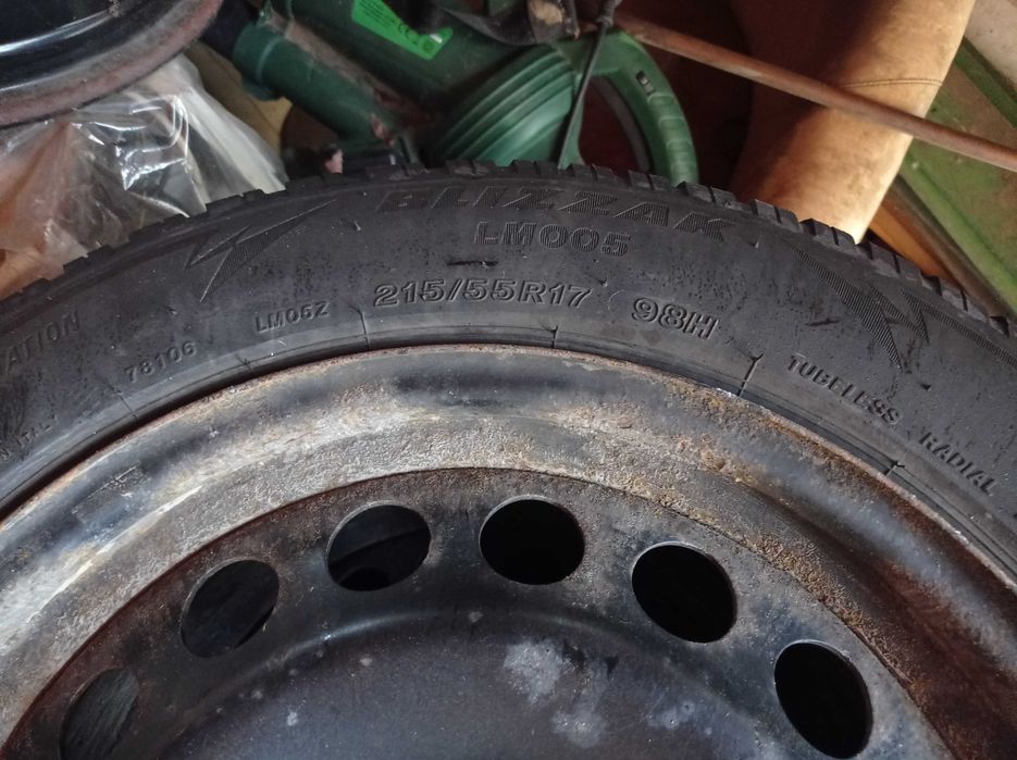 roti anvelope Brigestone Blizark MS 215 55 17R  dot 3521