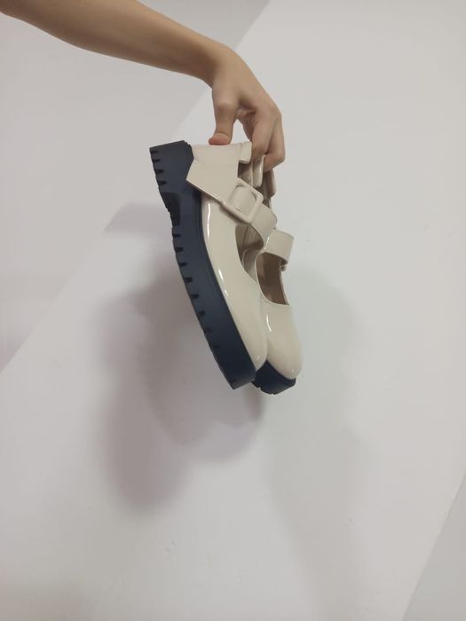 Продам туфли новые