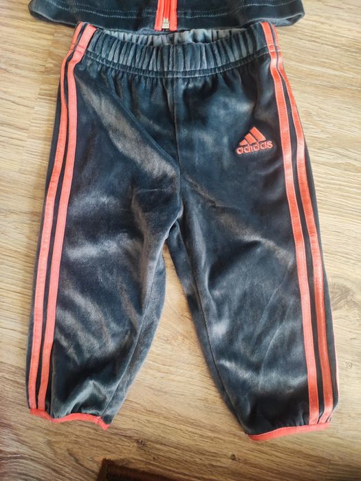 Детски екип Adidas 6-9м.