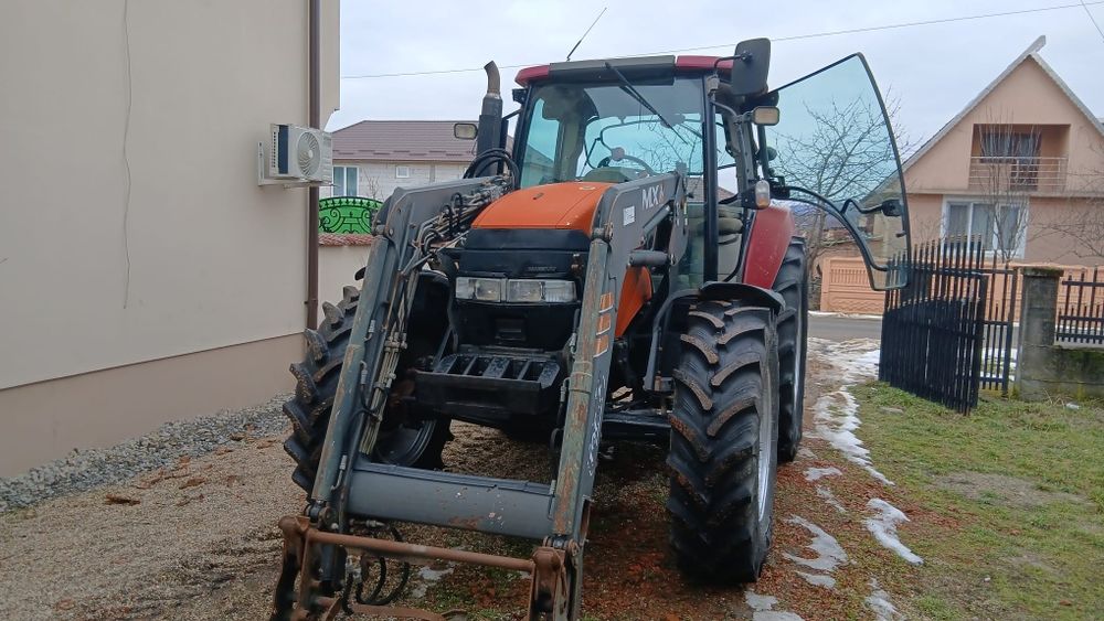 Tractor casse maxxum 100 cu incarcator  anul 2005