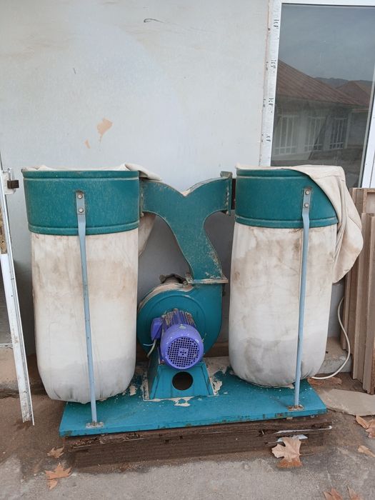 Mebelni ara sotiladi vitishkasi bilan ishlab turgan ara