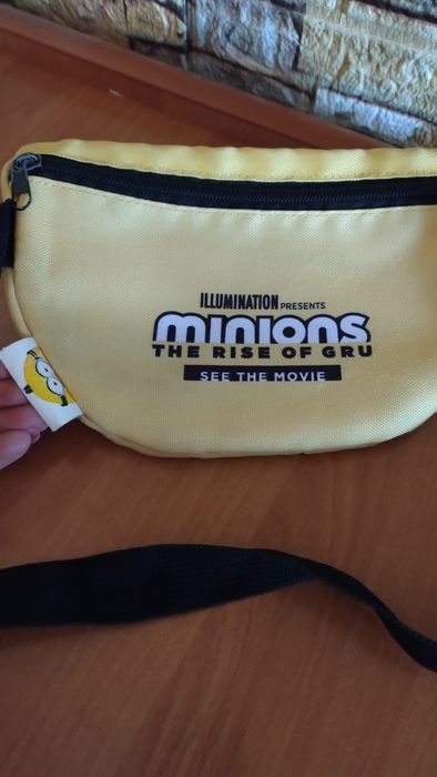 Детска чанта за кръст "Миньони"