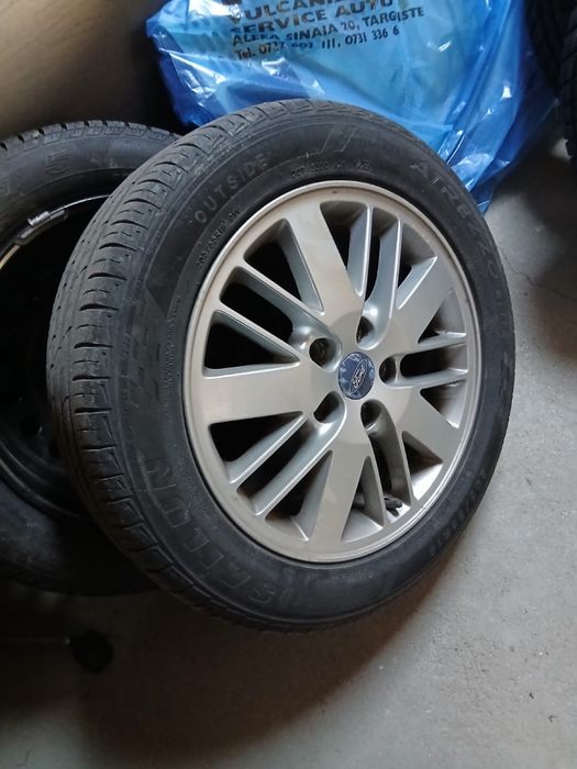 205/55/16 roti de vara cu jante aliaj Ford