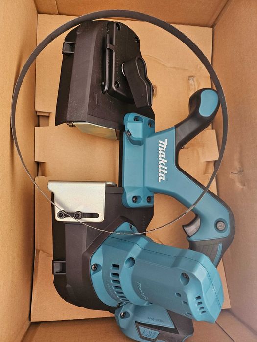 Fierastrau Makita DPB181Z cu banda, fara acumulatori sigilat