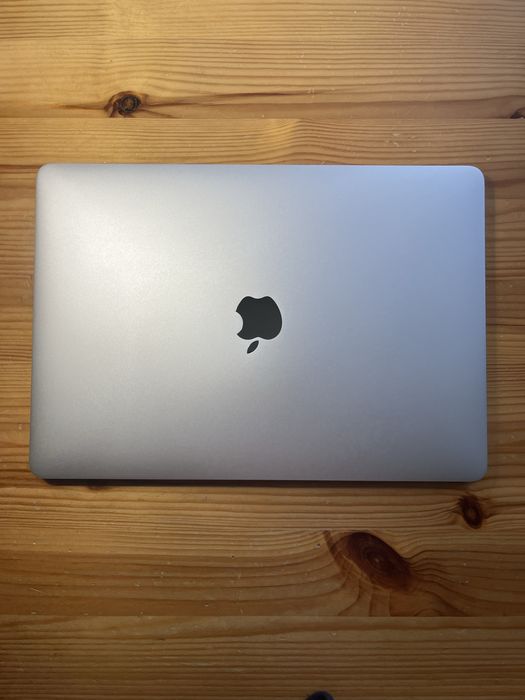 MacBook Pro 13” Touch Bar (2019) - Silver