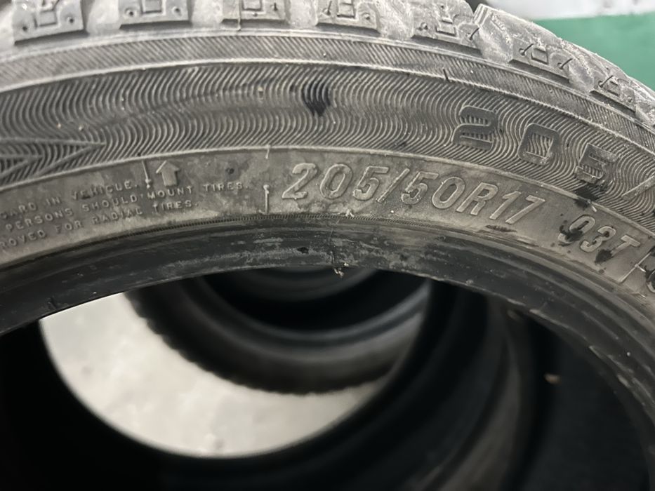 Продам резину Maxxis