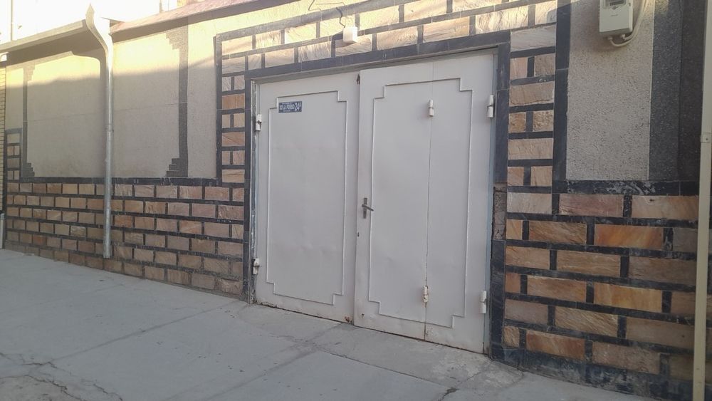 Eski shaharda hovli sotiladi