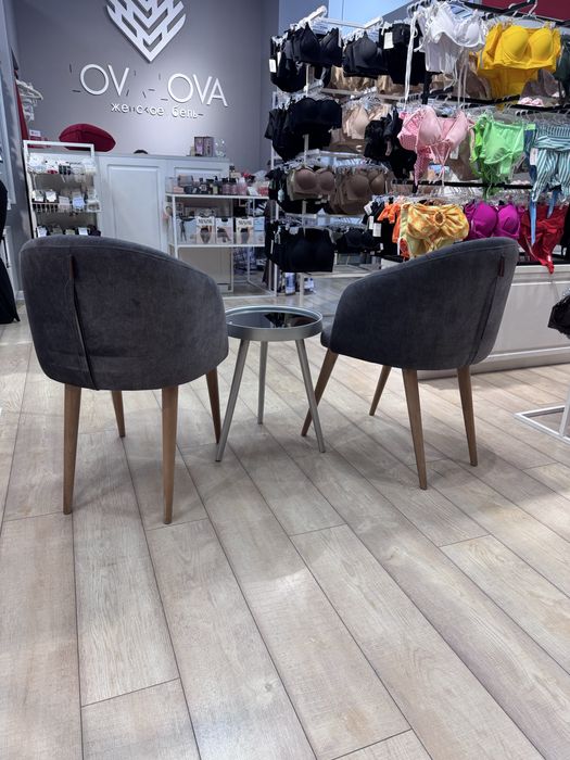 Продам стулья и столик