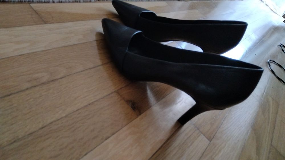 Pantofi de dama din piele naturala măr. 39