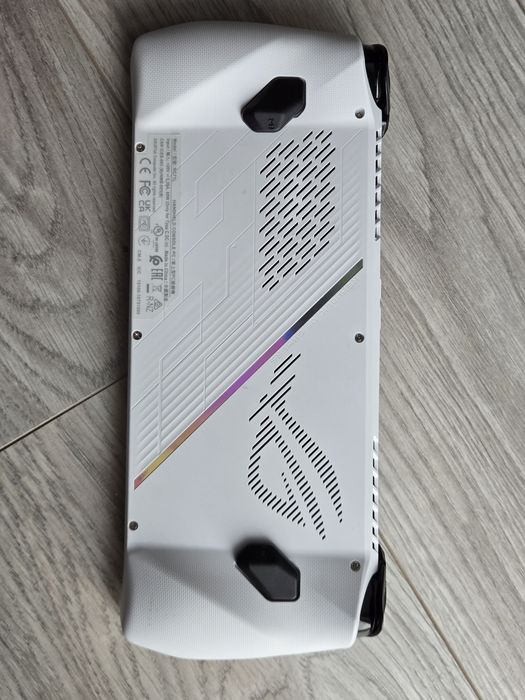ASUS ROG Ally (Z1 Extreme)