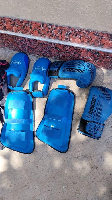 Boks  forma kamplekt sotiladi yangi holatda