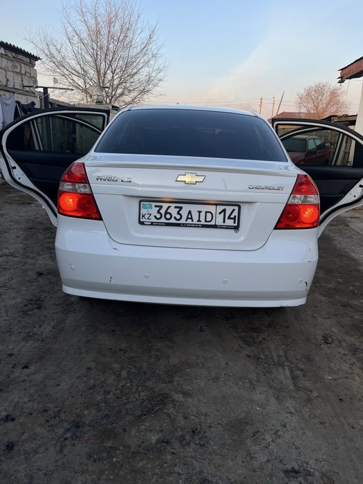 Продам машину chevrolet aveo ls