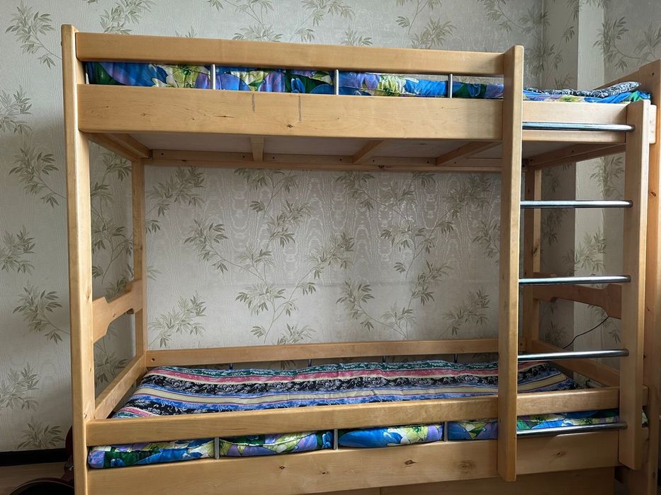 Продам кровать двухъярусную