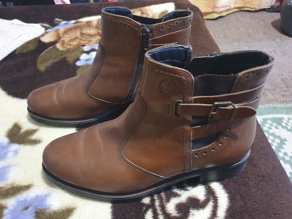 Ghete damă piele,  Benvenuti