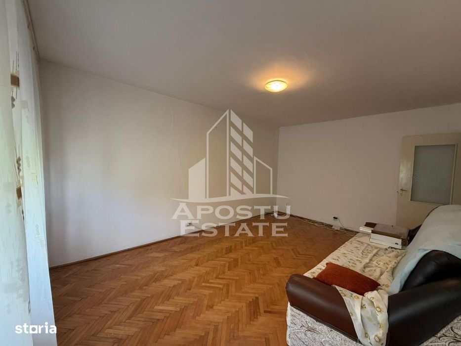 Apartament cu 3 camere, decomandat, zona Soarelui, Timisoara — fotografia 2