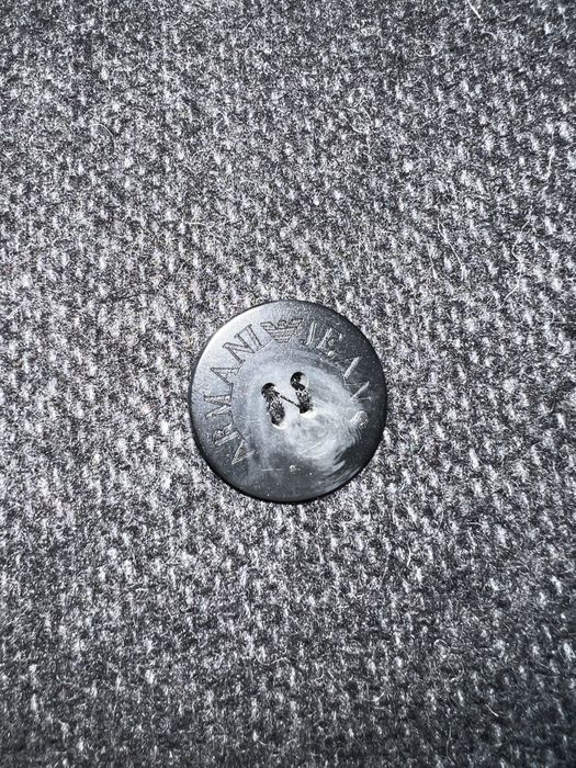 Продам пальто Versace jeans