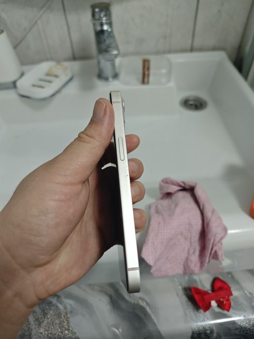 Iphone 13 на 256 гб  обмен интересует