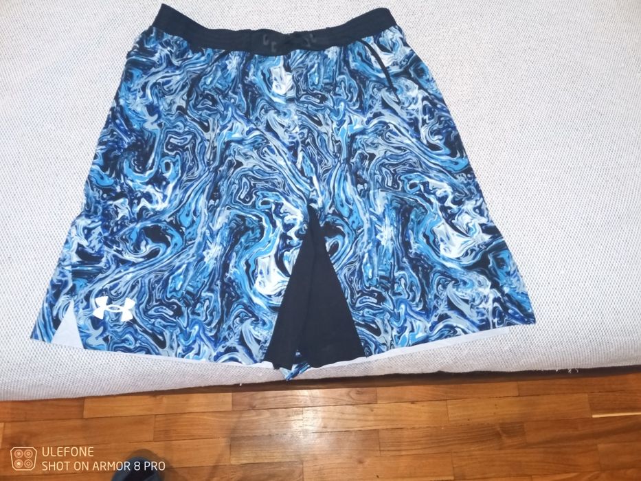 Къси спортни панталони under armour