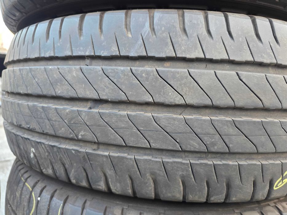 2бр Летни гуми за бус 235 65 16 С - Michelin - DOT 2023
