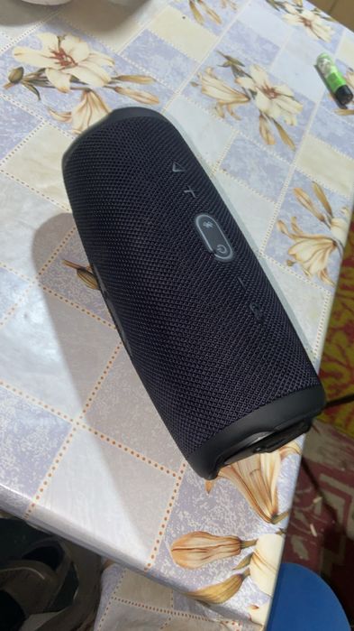 Vând boxa jbl charge 5