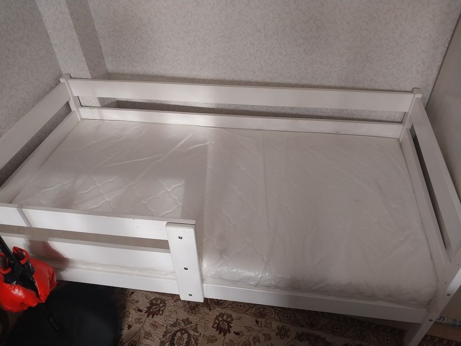 Продаю кровать детский 6500т