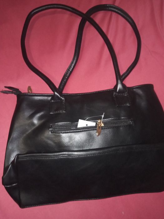 Черна кожена чанта