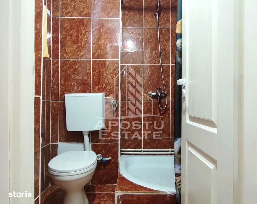 Apartament 4 camere, centrala proprie, zona Miorita