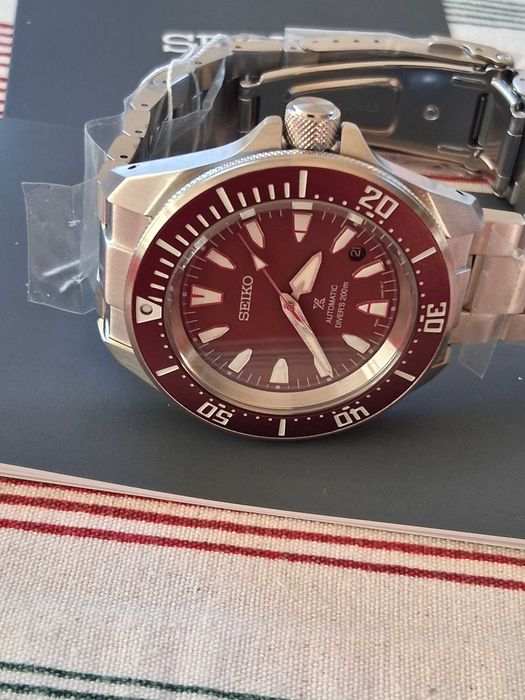 Seiko Prospex 4R Red SRPL11K1  "Shog-urai" 200m Diver 's watch