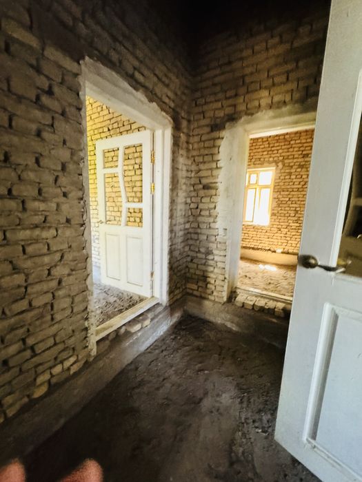 Hovli sotiladi tez va arzon