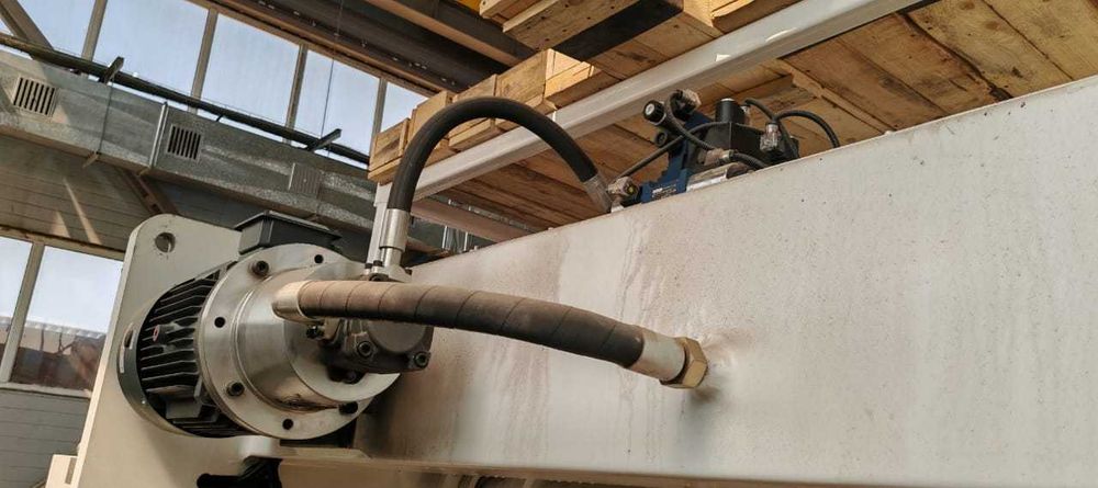 Гибочный станок 250 т/ 3200м