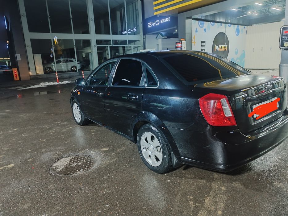 Gentra (Lacetti) sotiladi.