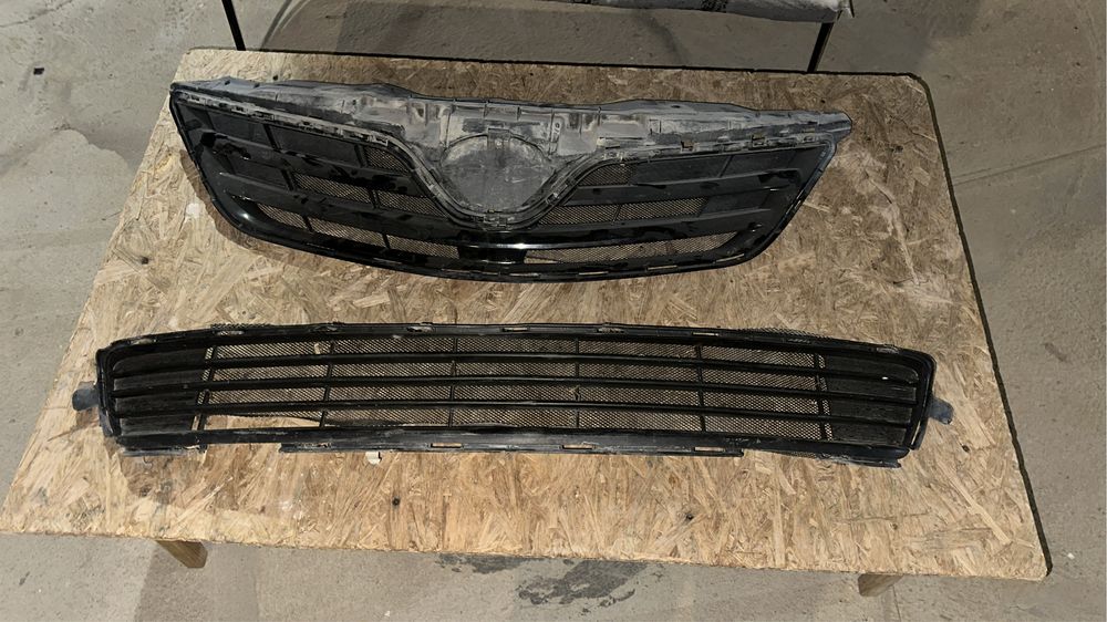 Решетка Toyota Corolla