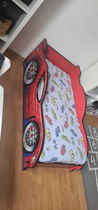 Patut copii baieti 2-8 ani model Masina Spider Man, saltea 140x70 inclusa si leduri luminoase