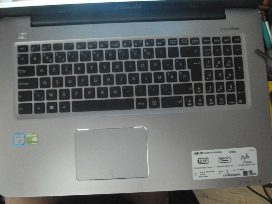 laptop asus ecran 17,3 inch full hd,intel I7-7500 QUAD CORE,ram 8gb ddr4,hard ssd 120gb nou,video 2gb nvidia
