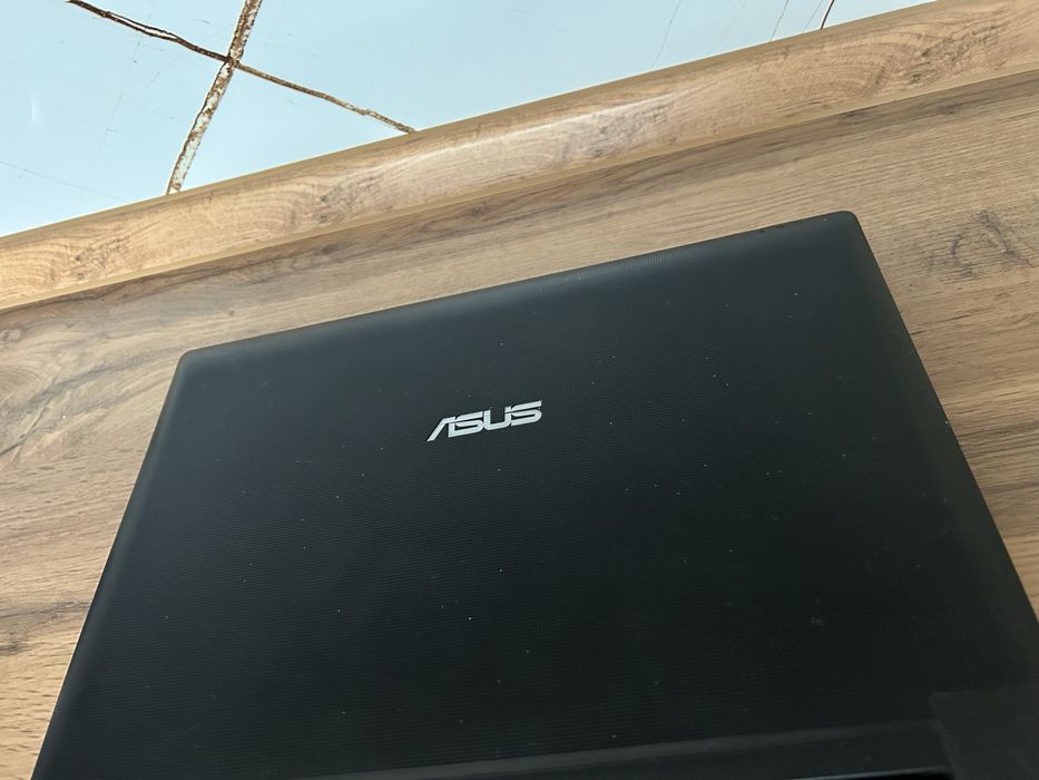 Ноутбук Asus для простых задач
