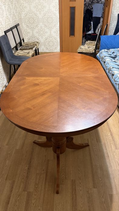 Продается б/у стол