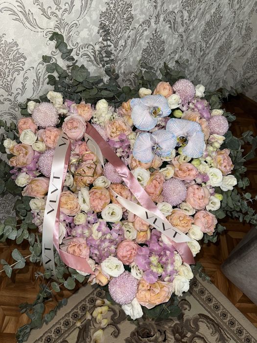 Продам невероятно красивый большой букет