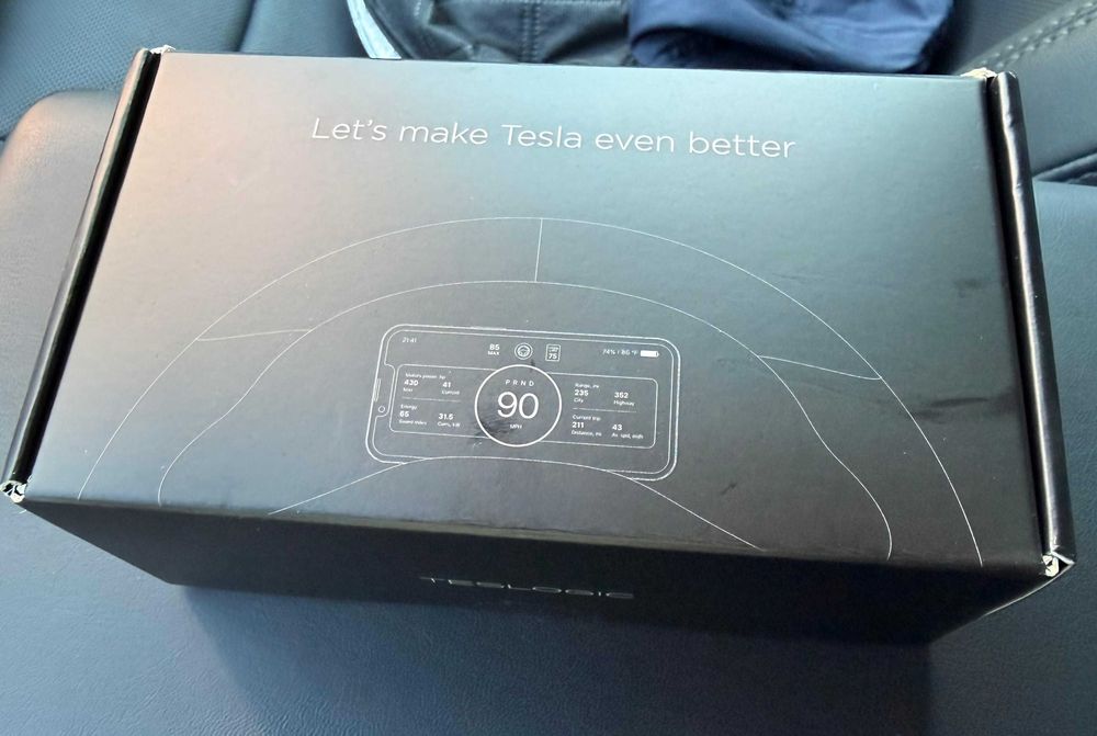 Modul Teslogic Dash v2 pentru Tesla Model Y 2025+