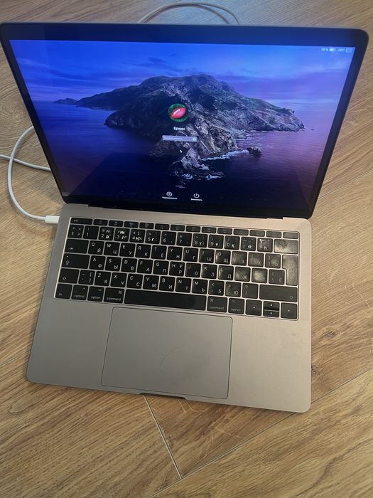 MacBook Pro. Хорошее состояние. Имеется чехол. . Торг.