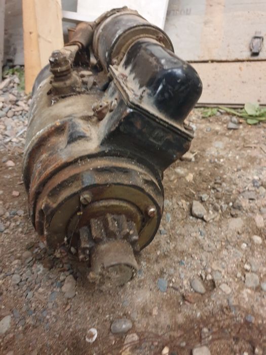 Продам стартер на двигатель В 55