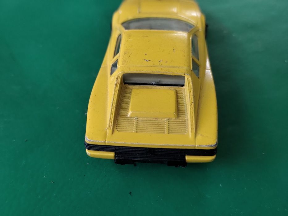 Количка burago ferrari testarossa 1/43 1984 г
