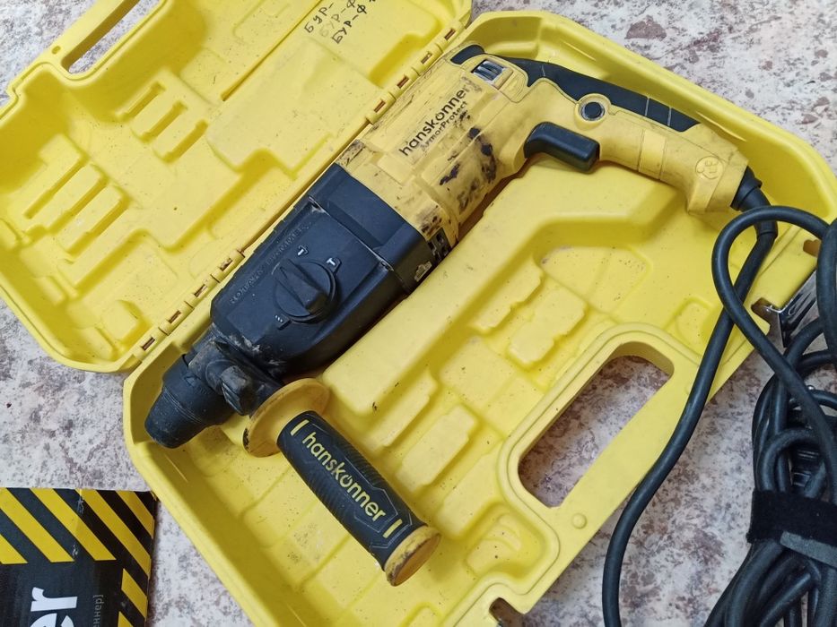 Инструмент перфоратор