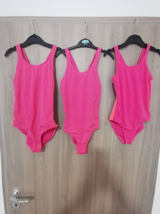 Costume de baie Decathlon (Nabaiji) pentru fete 7-8 ani și 6-7 ani.