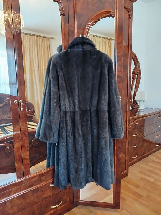 Продаю норковую шубу