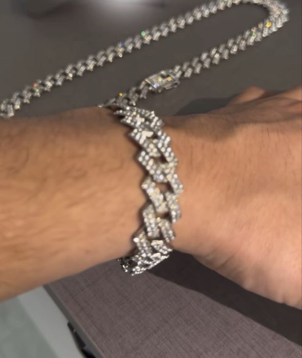 Braslet toshli reprlaniki murskoy