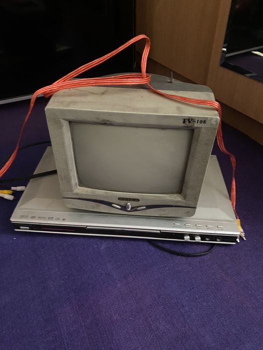 Televizor + Dvd sotiladi